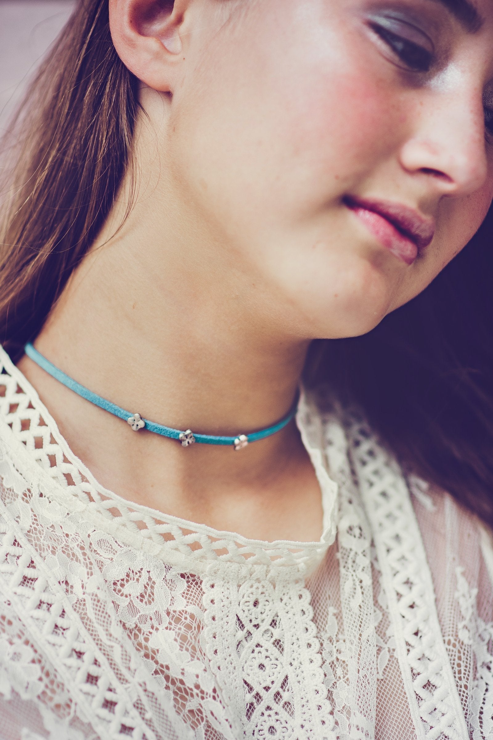 quatrefoil slide choker necklace choice of colours